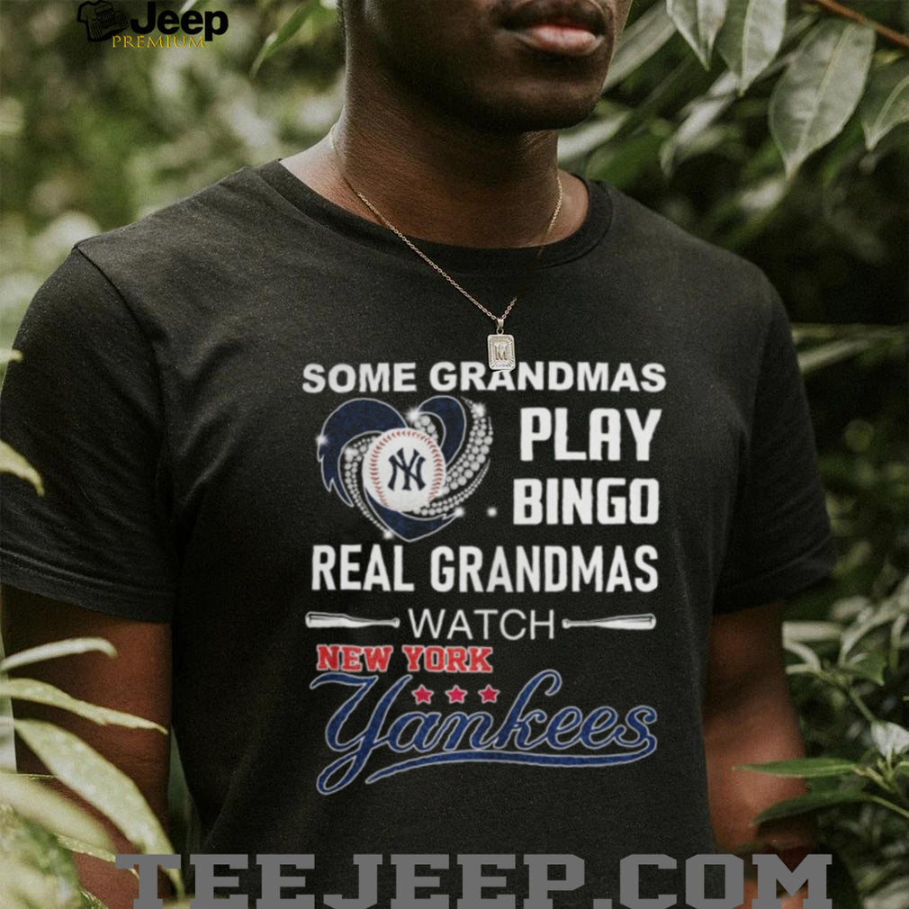 Real Grandmas Watch New York Yankees Baseball Heart T Shirt