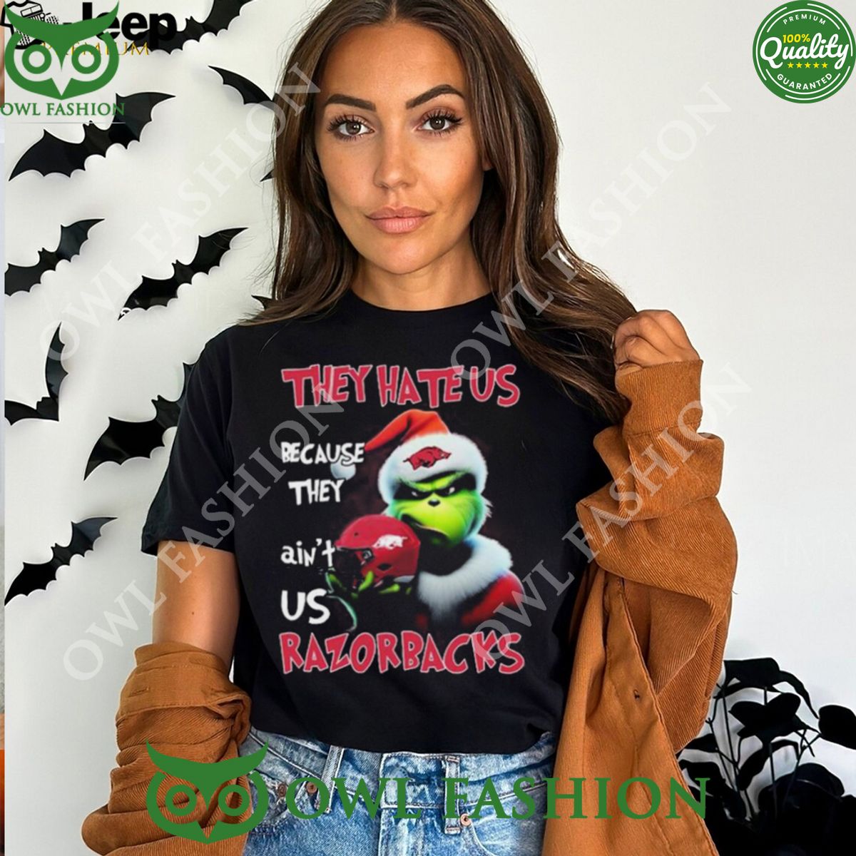 Santa Grinch Christmas They Hate Us Because Ain’t Us Arkansas Razorbacks Shirt