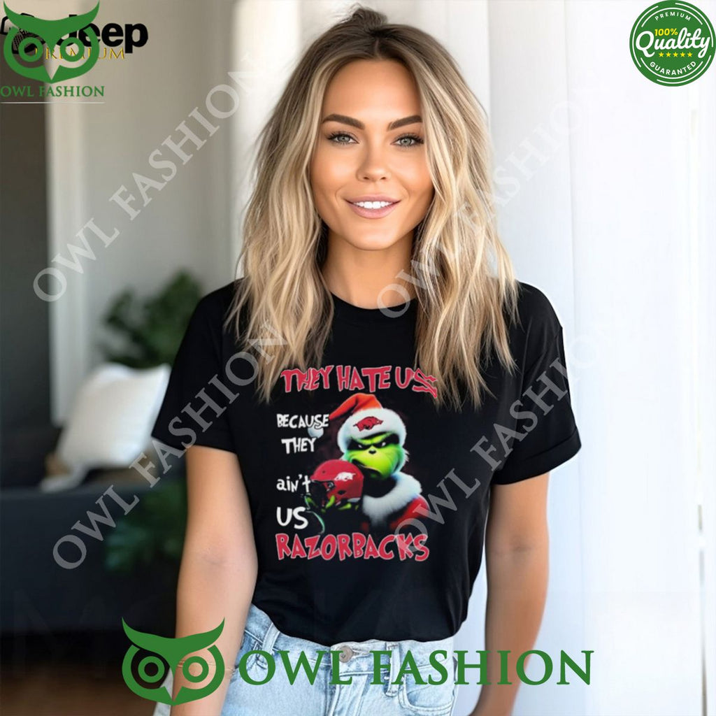 Santa Grinch Christmas They Hate Us Because Ain’t Us Arkansas Razorbacks Shirt